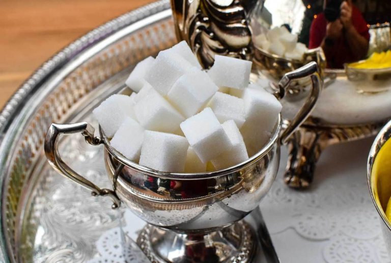 köp och investera i socker